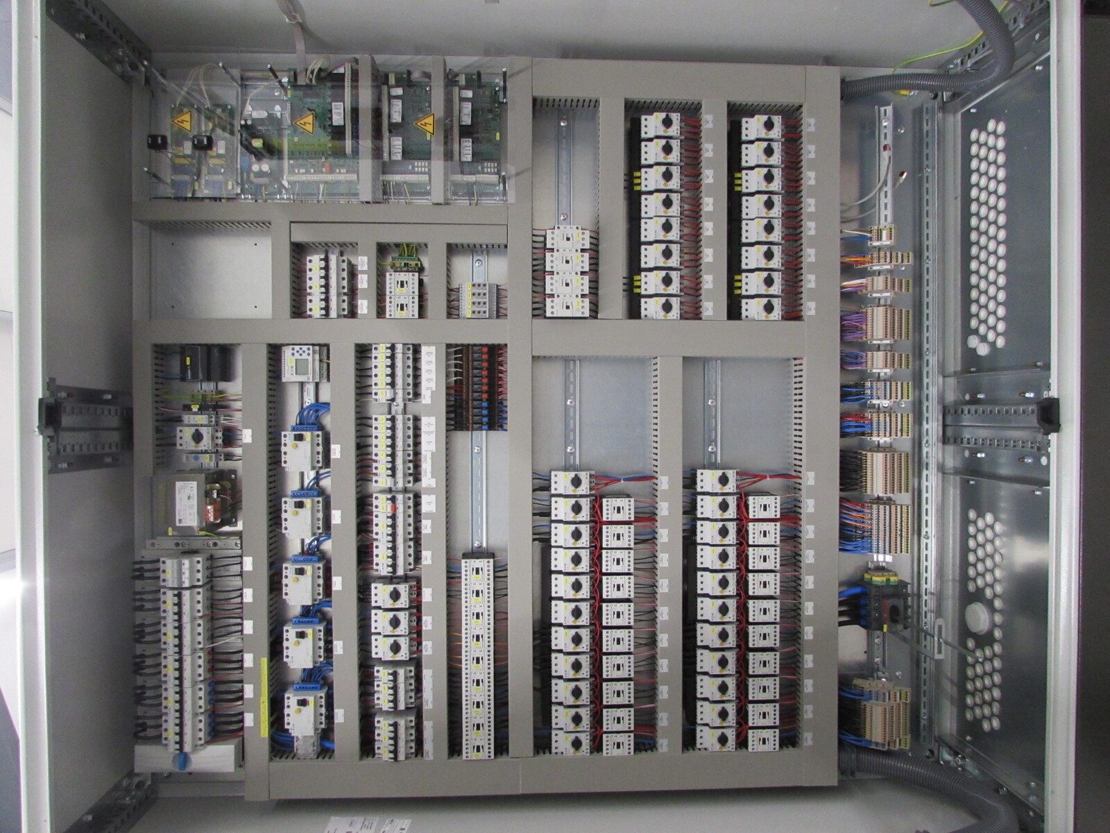 Control cabinet Rearing 4R/4T UV-S680